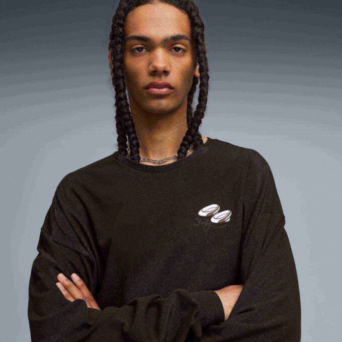 FENTY x PUMA x SMURFS Büyük Boy Uzun Kollu Tişört FENTY x PUMA x SMURFS Büyük Boy Uzun Kollu Tişört
