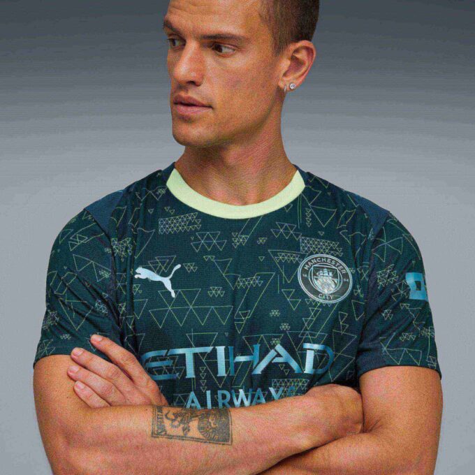 Manchester City 25/26 Dördüncü Replika Erkek Futbol Forması Manchester City 25/26 Dördüncü Replika Erkek Futbol Forması