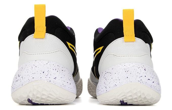 Oyun kurucu “Spray Lakers”