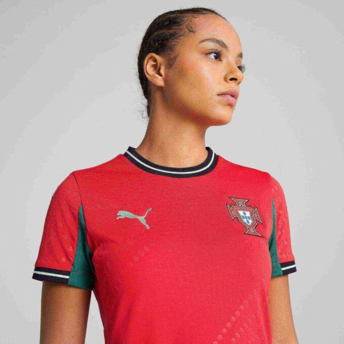 Portekiz ’25 Ev Replika Kadın Futbol Forması Portekiz ’25 Ev Replika Kadın Futbol Forması