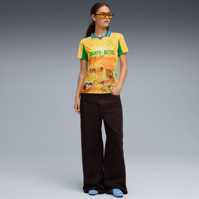 PUMA x KIDSUPER Mamelodi Sundowns Replica Kadın Futbol Forması PUMA x KIDSUPER Mamelodi Sundowns Replica Kadın Futbol Forması