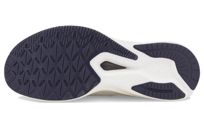 Tracksmith x Deviate Nitro Elite Racer “Beyaz Peacoat”