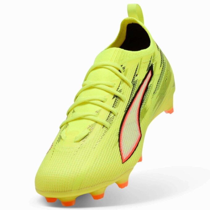 ULTRA 6 PRO Çocuk Sert/Yapay Zemin Futbol Kramponları ULTRA 6 PRO Çocuk Sert/Yapay Zemin Futbol Kramponları