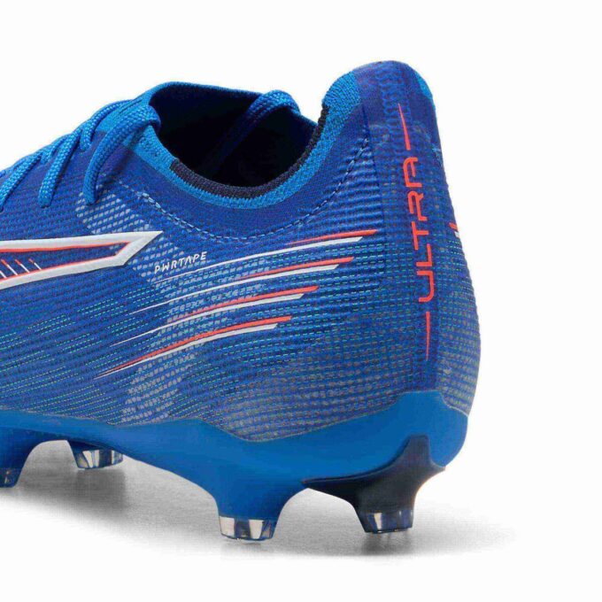 ULTRA 6 PRO Sert/Yapay Zemin Futbol Kramponları ULTRA 6 PRO Sert/Yapay Zemin Futbol Kramponları