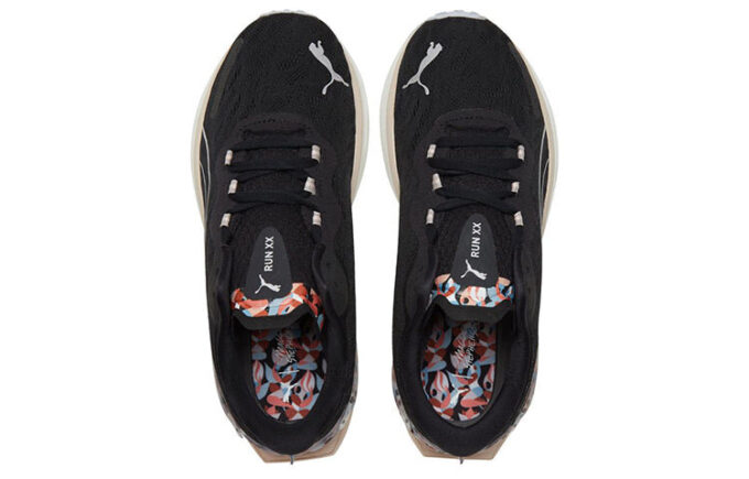 (WMNS) Maggie Stephenson x Run XX Nitro Sanat Eseri “Black Arctic Ice”