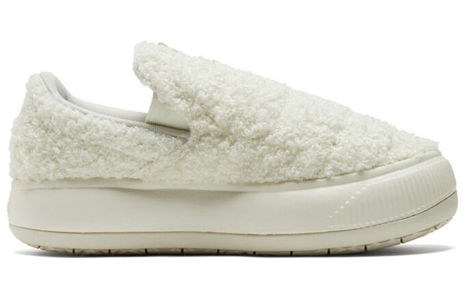 (WMNS) Süet Mayu Slip-On “Teddy – Marshmallow”
